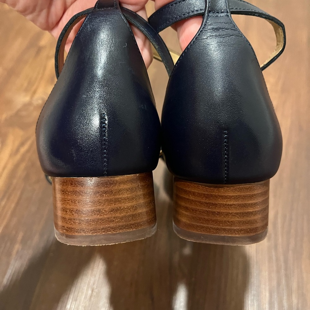 Talbots Navy Blue Sandals With Gold Toe Trim Size 9 M - Picture 2 of 8